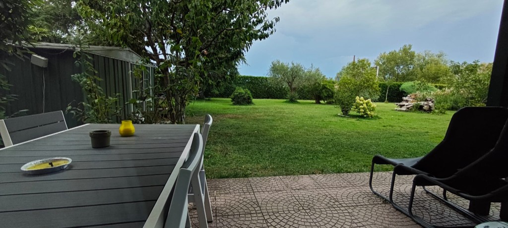 Appartamento 1.Verde — patio e giardino privato visti dall'esterno